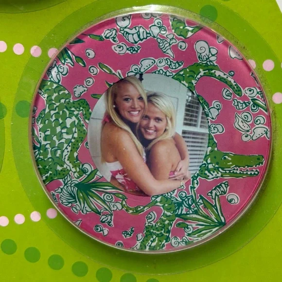 Lilly Pulitzer Photo Ornament Set NEW - Picture 3 of 5